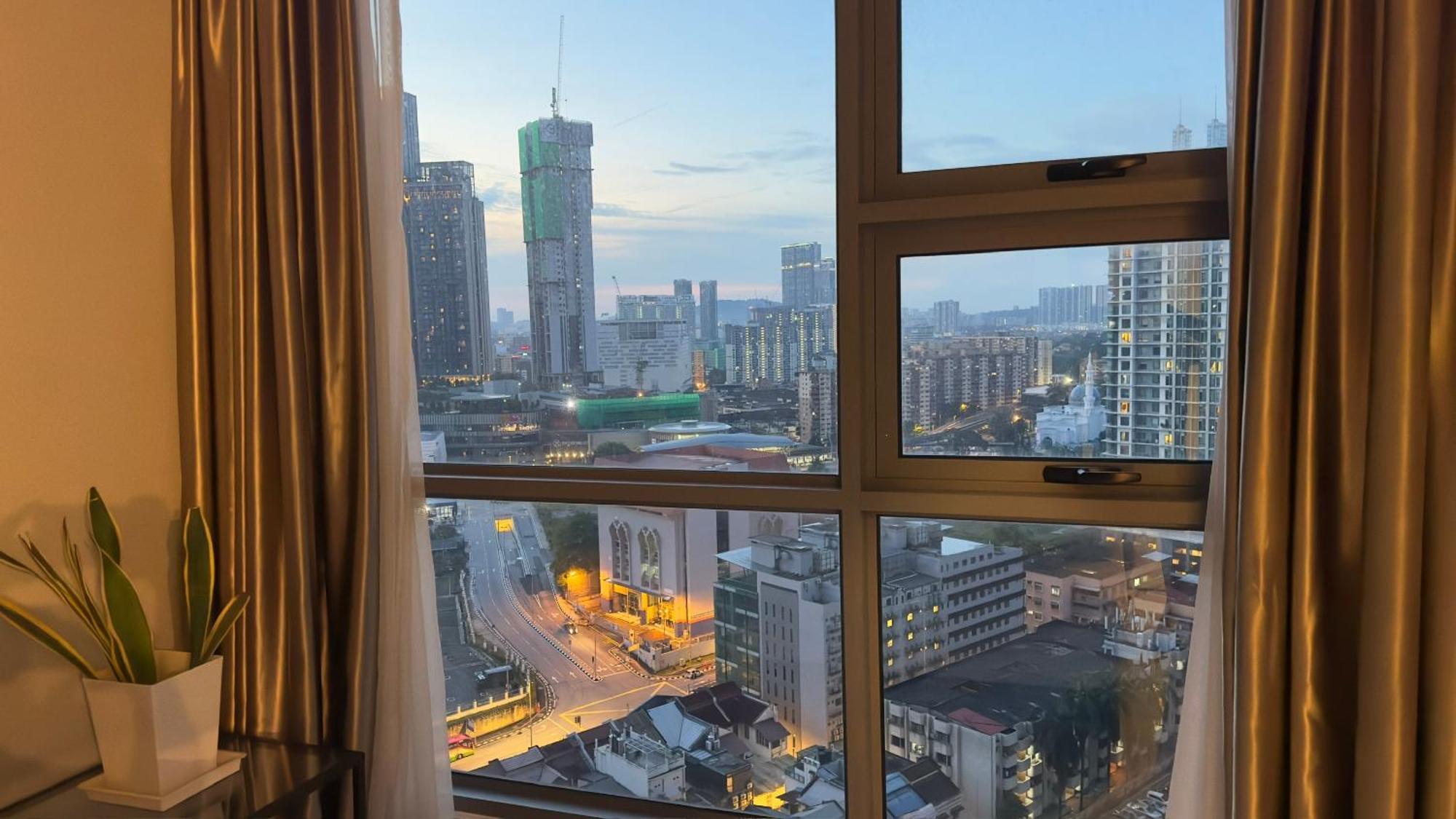 The Robertson Bukit Bintang 20f * Kuala Lumpur